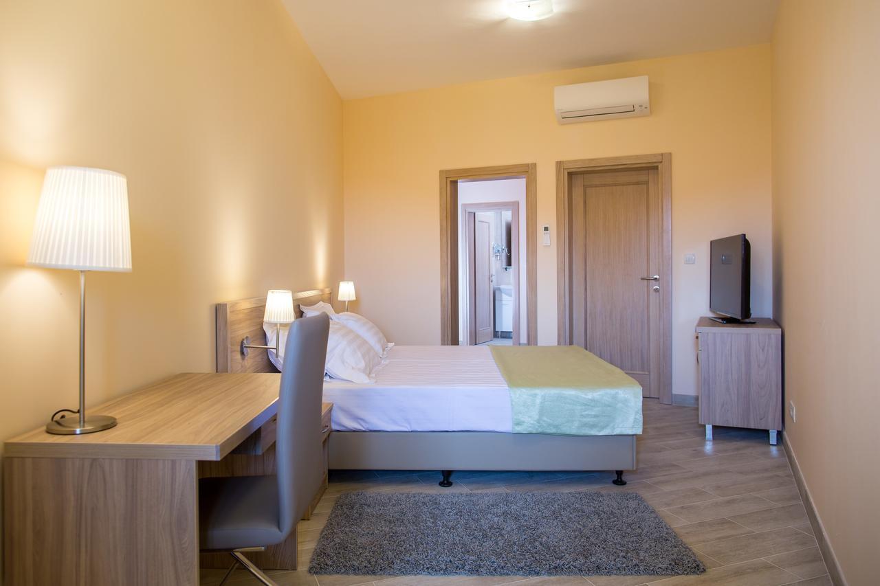 ApartHotel Belvedere Residence Becici Budva Habitación foto